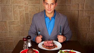 تشعر بالجوع طوال الوقت.. احذر هذه العادات