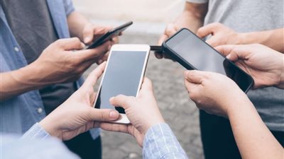 انتبه.. الاستخدام المفرط للهواتف يصيب بالاكتئاب