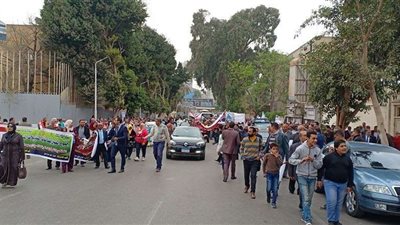 مسيرة من نقابة المعلمين لدار الأوبرا لتأييد التعديلات الدستورية