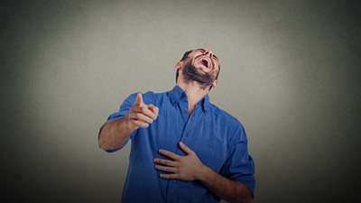 شاهد.. الضحك يعزز المناعة ويقي الجسم من الأمراض