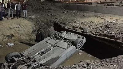 إصابة 3 أشخاص إثر سقوط سيارة ملاكى داخل حفرة فى البدرشين