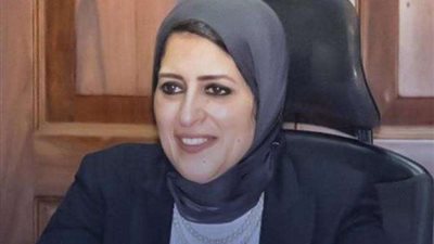 زايد ومحافظ بورسعيد يزوران إحدى المناضلات بالمستشفى العسكري