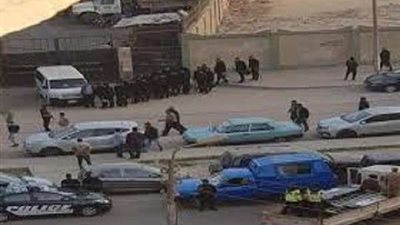 قيادات أمنية تتفقد موقع استشهاد معاون مباحث النزهة