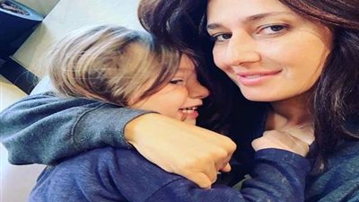 بالصور.. حلا شيحة وابنها في أحدث ظهور لهما: 