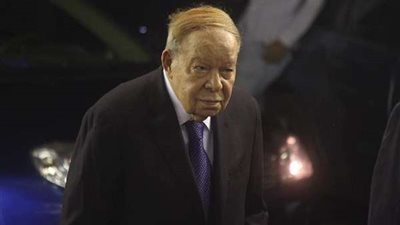 فتحى سرور يقدم واجب العزاء فى وفاة الدكتور أحمد كمال أبو المجد