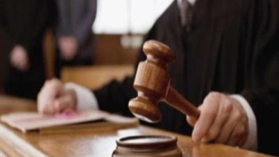 محاكمة 7 قيادات بجمارك العين السخنة بتهمة الرشوة وتمرير مواد محظورة