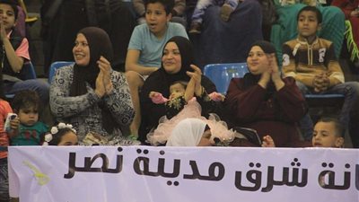 بحضور الآلاف..