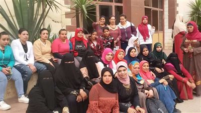 ورش عمل حول 