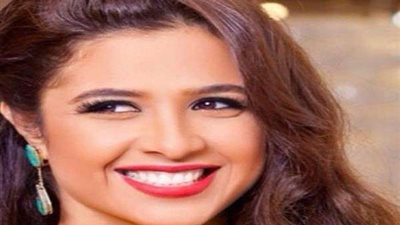 ياسمين عبد العزيز تنتتهي من تصوير بوسترات 