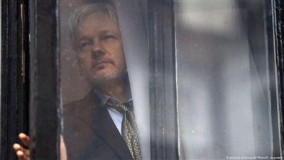 الشرطة البريطانية تعتقل جوليان آسانج مؤسس موقع ويكليكس