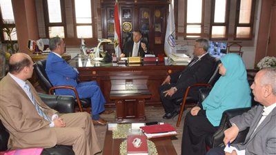 محافظ بني سويف يبحث مع وفد مجلس حقوق الإنسان وضع أجندة عمل  لخدمة المواطن