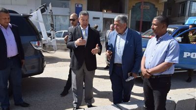 محافظ بني سويف يتابع أعمال التطوير الجارية بمنطقة كورنيش النيل