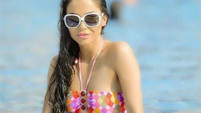 دوللي شاهين عن صورها بالبكيني على إنستجرام: حرية شخصية