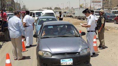 حملات مرورية لمراقبة حظر سير النقل أعلى الدائري وضبط متعاطي المخدرات