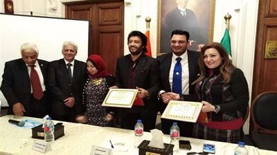 بالصور.. حزب الوفد يُكرم نهال عنبر وسامح يسري