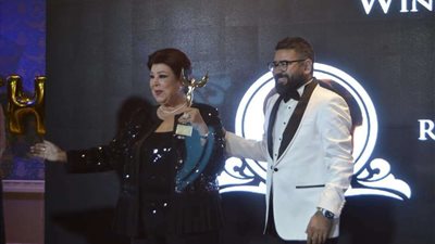 بالصور.. تكريم رجاء الجداوى بمهرجان 