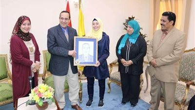 'شوشة' يلتقي طالبات مدرسة الشهيد علاء الريس الثانوية بنات بالعريش