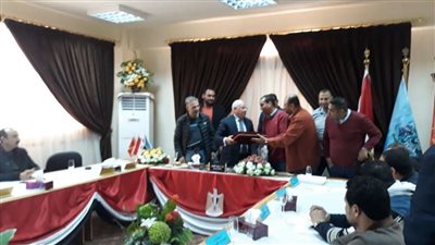 محافظ بورسعيد: ندعم المشروعات الجادة لتنمية القطاع الصناعي