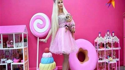 باربي الحقيقية.. حكاية روسية تعيش حياتها كالدمية الشهيرة