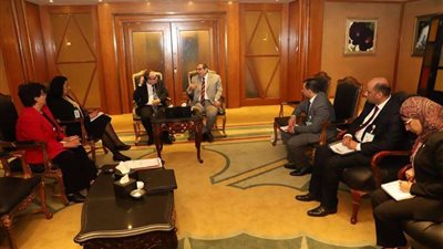 محمد سعفان لوزير تونسي: العامل المصري سيشعر بتحسن الأوضاع بعد زيارة الأجور