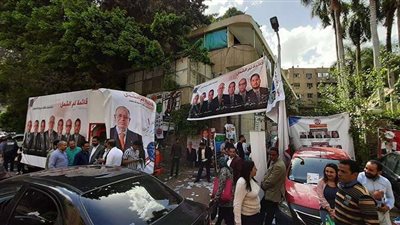 أشرف مكاوي يدلي بصوته في انتخابات الصيادلة