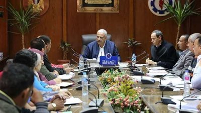محافظ السويس يشدد على متابعة أعمال النظافة استعدادًا لأعياد الربيع
