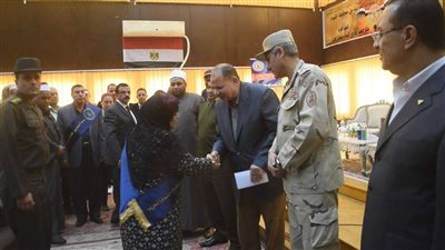 محافظ الفيوم يشهد حفل تكريم أسر الشهداء ومصابي العمليات الحربية