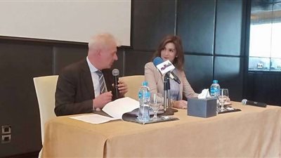 نبيلة مكرم توقع بروتوكول تعاون مع المنظمة الدولية للهجرة