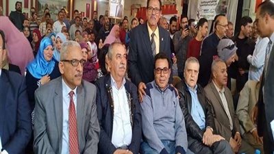 عبد الفتاح إبراهيم: السيسي يؤمن بالحفاظ على شركات الغزل والنسيج