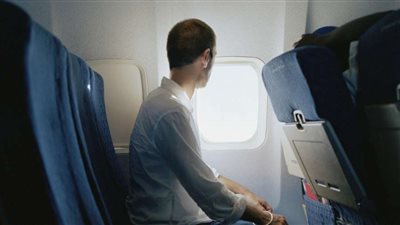 دوخة وإمساك.. تعرف على أعراض ركوب الطائرات لأول مرة