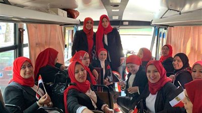 بالصور.. سيدات مصر يشاركن في الاستفتاء على التعديلات الدستورية بالخارج