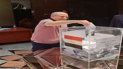 بالصور.. توافد المصريين للتصويت على تعديل الدستور في الأردن