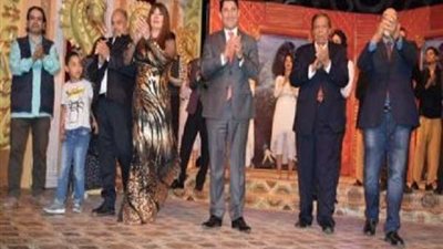 افتتاح مسرحية 