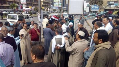 بالصور.. توافد الناخبين أمام اللجان بالجامعة العمالية بمدينة نصر