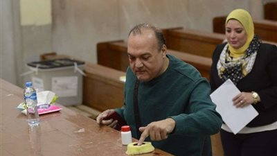 بالصور.. الناخبون يدلون بأصواتهم في مدرسة كلية التربية الفكرية بالدقي