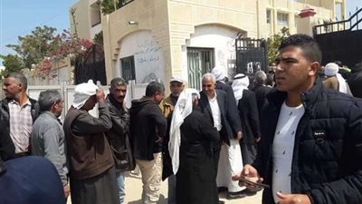 توافد كبير من أهالي الشيخ زويد ورفح علي لجان الاستفتاء على الدستور