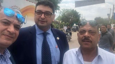 رئيس الجالية المصرية بأوكرانيا يدلى بصوتة بالمنوفية