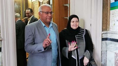 بالصور.. توافد المواطنين على مدرسة مصر الجديدة للمشاركة في استفاء الدستور