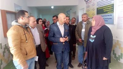 وكيل صحة الشرقية يتابع المبادرة الرئاسية والإقبال علي التعديلات الدستورية