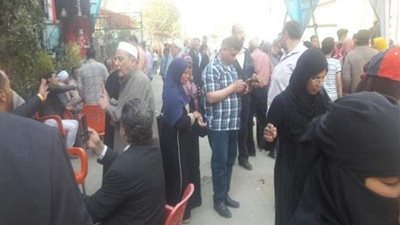 بالصور.. السيدات يشاركن بكثافة في استفتاء الدستور بإمبابة
