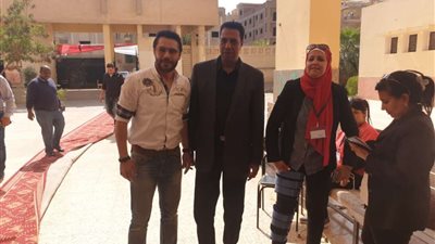 بالصور.. أحمد حسن يدلي بصوته في الاستفتاء على التعديلات الدستورية