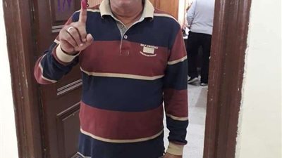 مدرب الرجاء المطروحي يدلي بصوته في الاستفتاء على التعديلات الدستورية