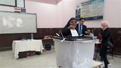بالصور.. نرصد استمرار توافد المواطنين على اللجان للإدلاء بأصواتهم
