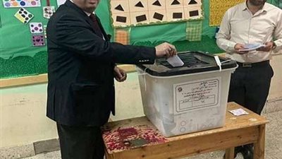 عصام هلال يدلي بصوته في التعديلات الدستورية