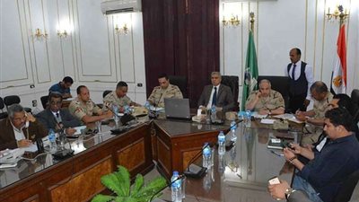 محافظ المنيا يتابع لجان التصويت على التعديلات الدستورية