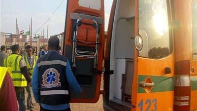 مُسن بالشرقية يحضر لجنته الانتخابية بسيارة إسعاف