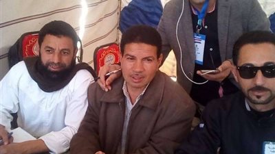 أهالي الفيوم يحتشدون أمام المقرات الانتخابية من أجل استفتاء تعديل الدستور