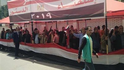 بالصور.. طوابير من الناخبين بجاردن سيتي للمشاركة في استفتاء تعديل الدستور