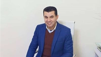 استشاري جراحة تجميل يوضح أسباب وأعراض التثدي لدى الرجال