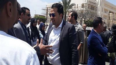 عاطف الشريف يتفقد اللجان الانتخابية بمجمع الملك فهد